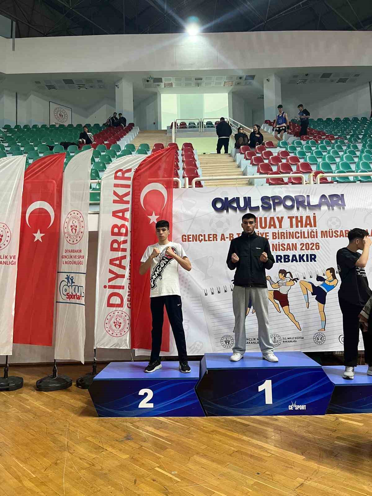 Siverekli sporcu Muay-Thai Türkiye Şampiyonası’nda ikinci oldu
