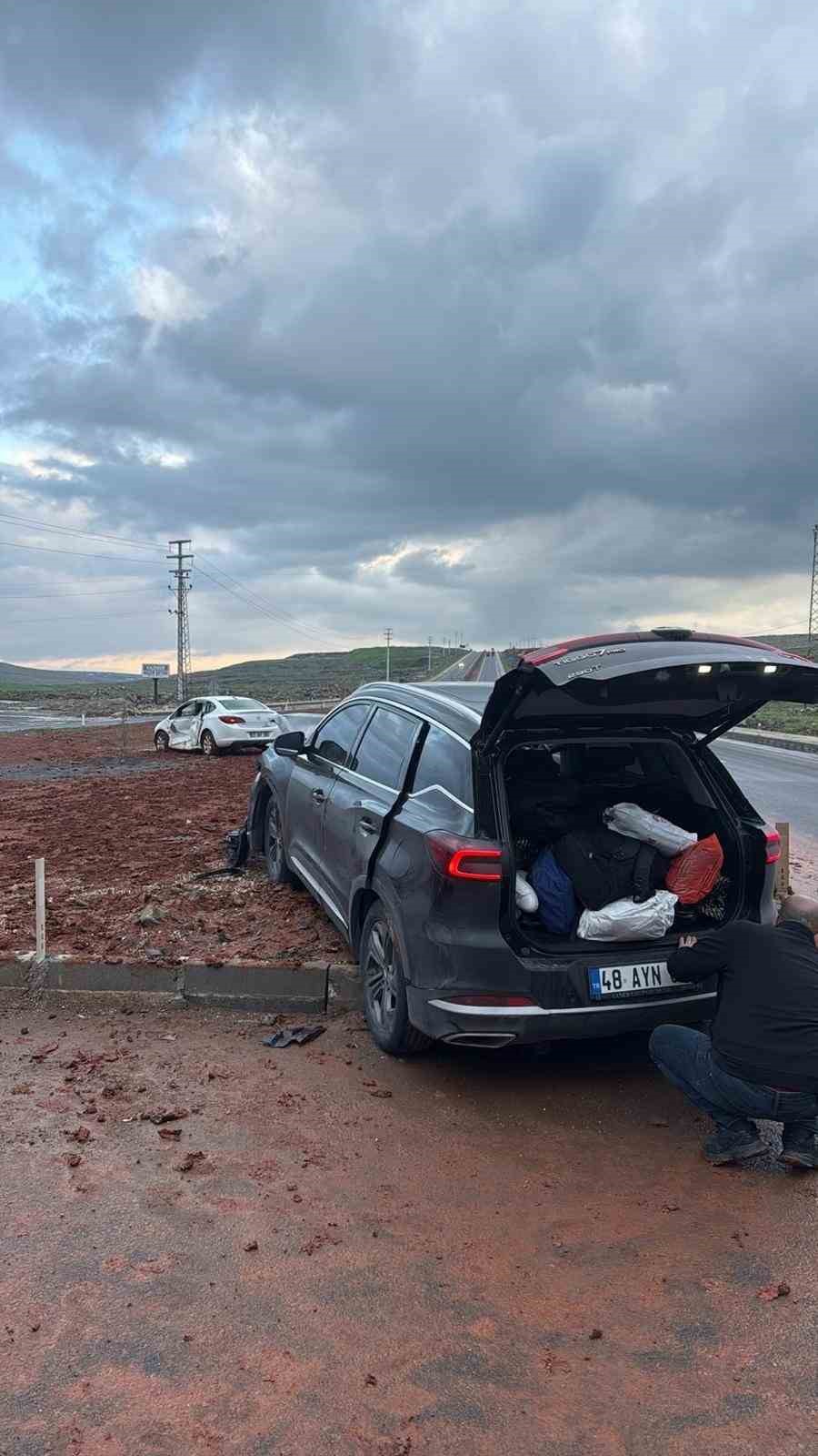 Siverek’te iki otomobil çarpıştı: 8 yaralı
