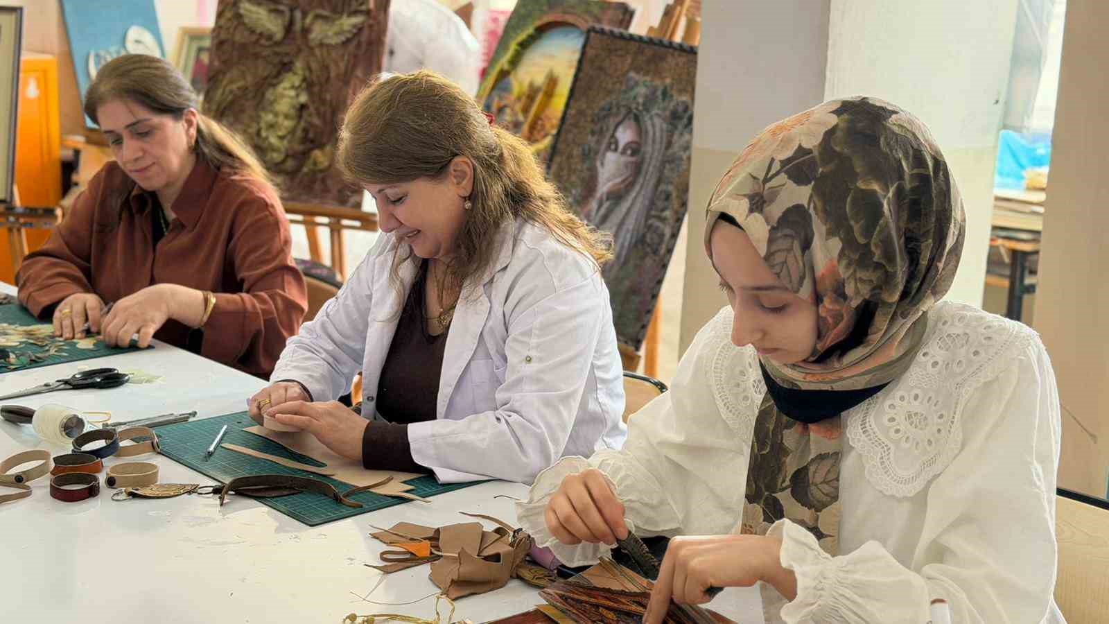 Siverek’te sıfır atık bilinci el sanatlarıyla yaygınlaşıyor
