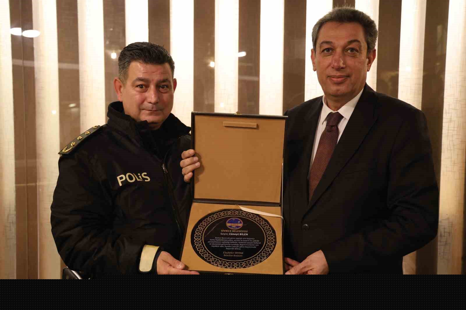 Sivrice Emniyet Müdürü Bilen’e fahri hemşerilik ve üstün başarı belgesi
