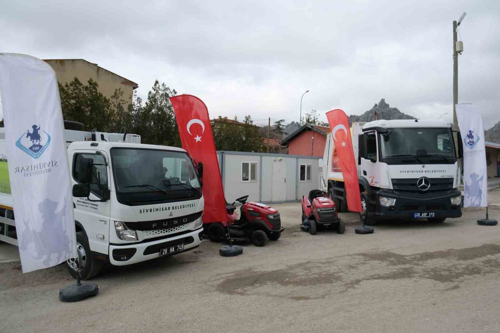 Sivrihisar Belediyesi araç filosunu güçlendiriyor
