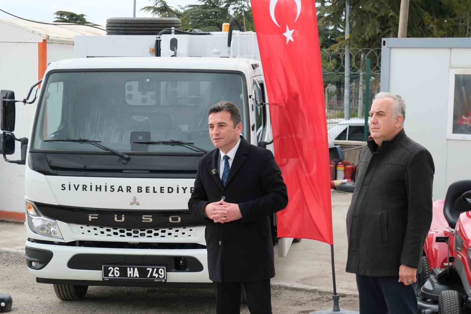 Sivrihisar Belediyesi araç filosunu güçlendiriyor
