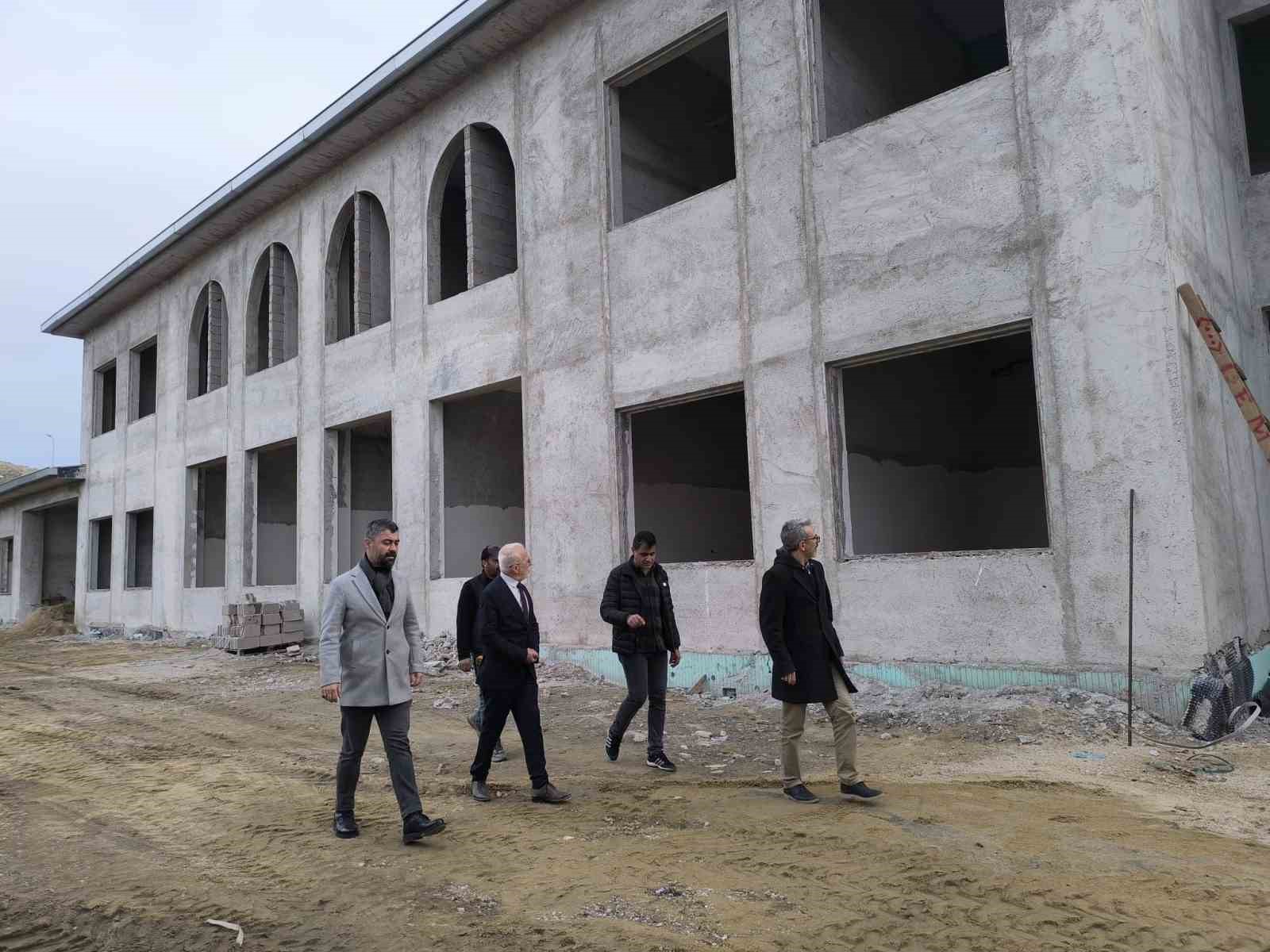 Sivrihisar’da yeni sağlık merkezlerinin yapımı sürüyor
