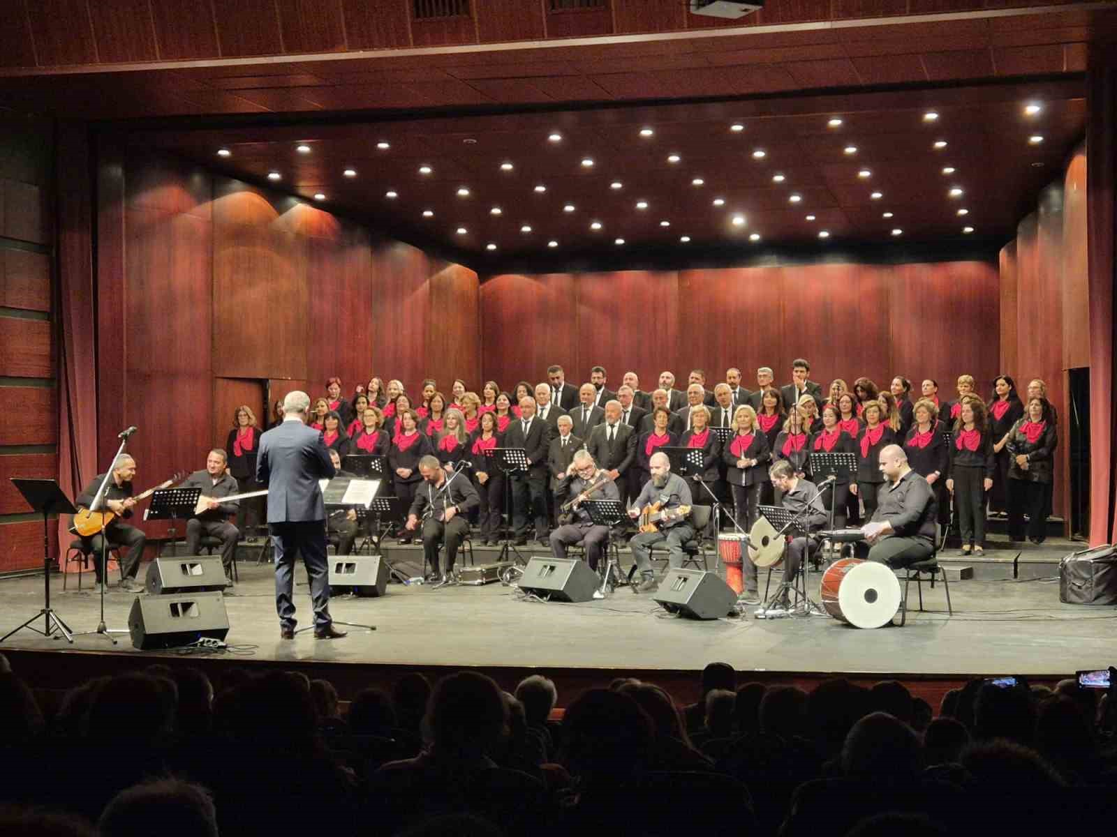 Sivrihisarlılar Derneği korosundan ’Türk Halk Müziği’ konseri
