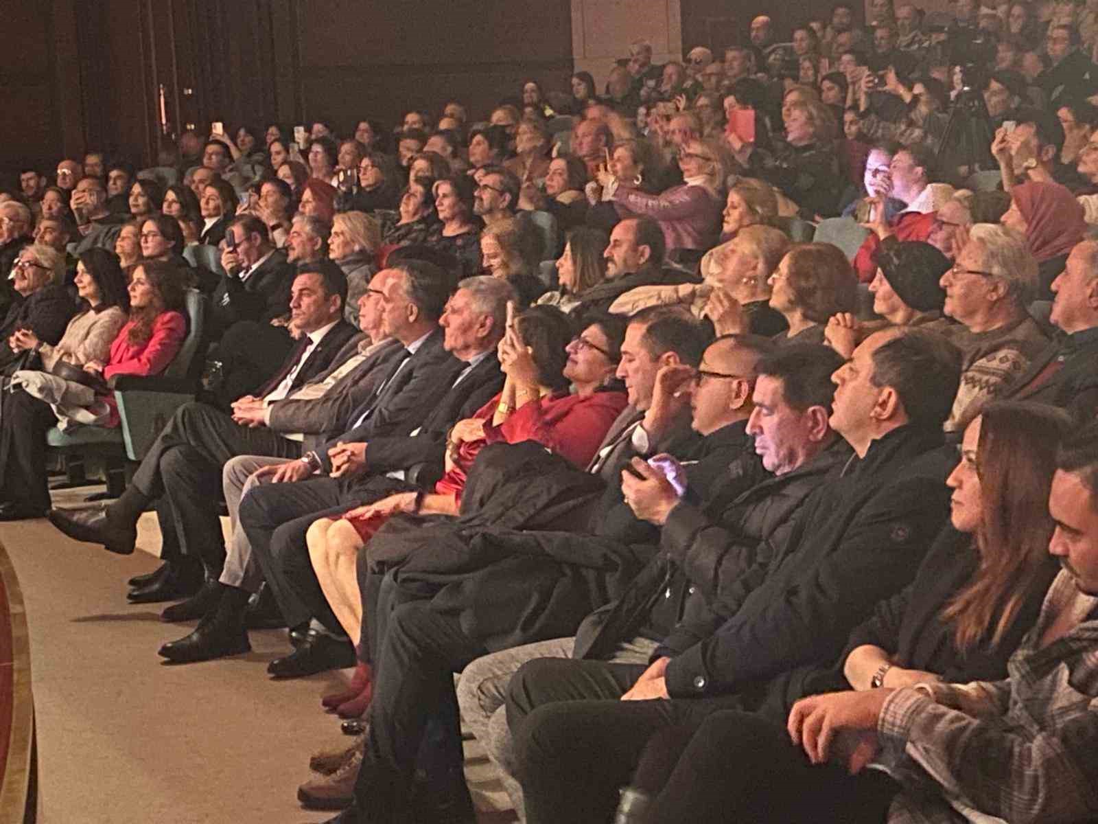 Sivrihisarlılar Derneği korosundan ’Türk Halk Müziği’ konseri
