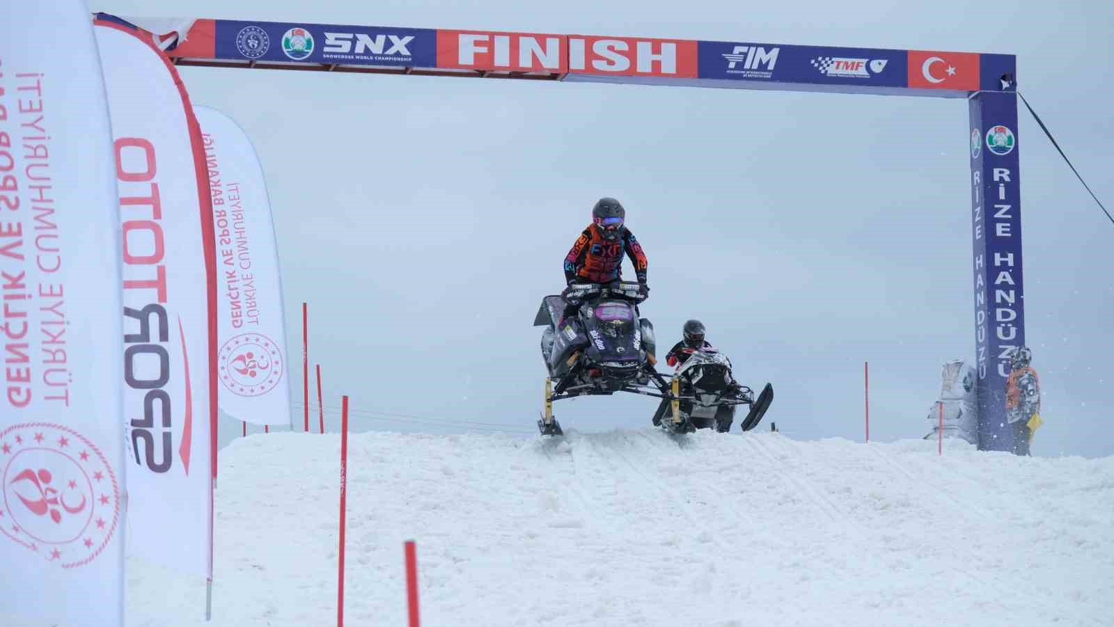 SNX Türkiye Dünya Kar Motosikleti Şampiyonası’nda ilk gün tamamlandı

