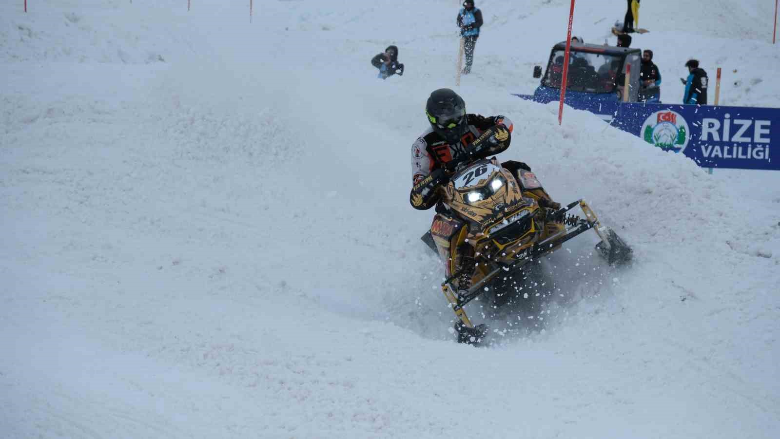 SNX Türkiye Dünya Kar Motosikleti Şampiyonası’nda ilk gün tamamlandı
