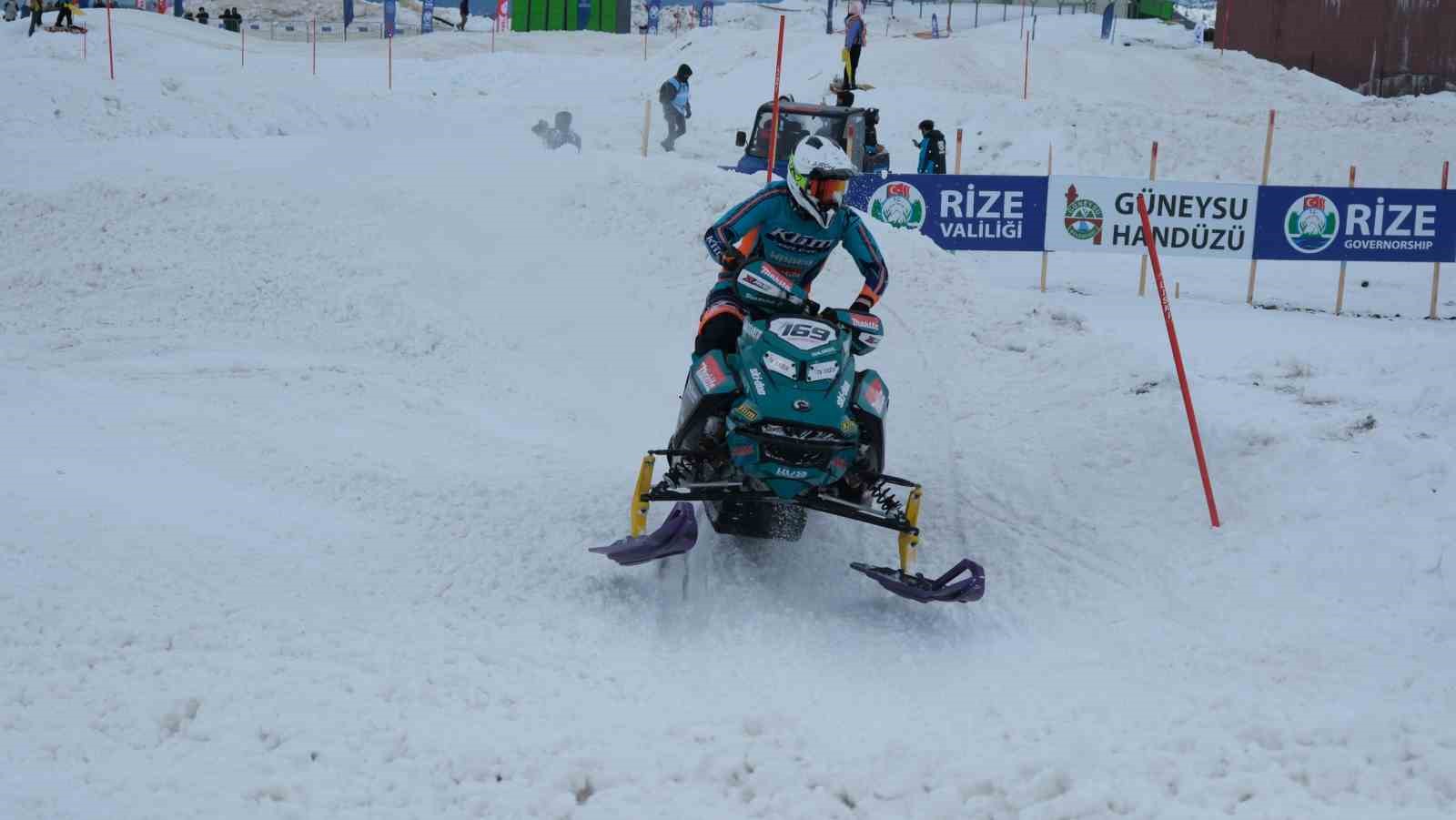 SNX Türkiye Dünya Kar Motosikleti Şampiyonası’nda ilk gün tamamlandı
