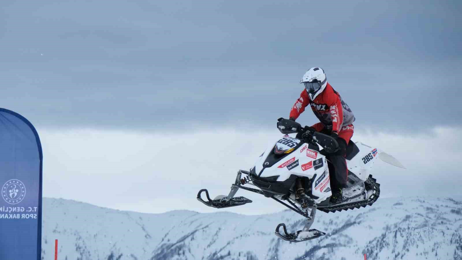 SNX Türkiye Dünya Kar Motosikleti Şampiyonası’nda ilk gün tamamlandı
