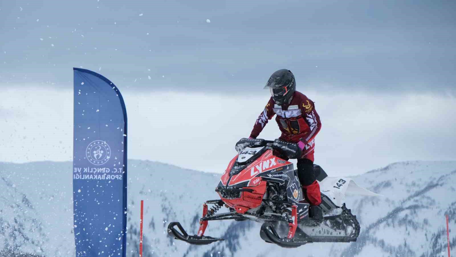 SNX Türkiye Dünya Kar Motosikleti Şampiyonası’nda ilk gün tamamlandı
