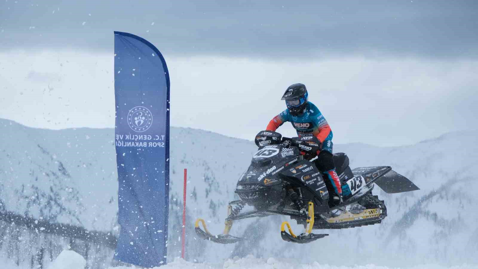 SNX Türkiye Dünya Kar Motosikleti Şampiyonası’nda ilk gün tamamlandı
