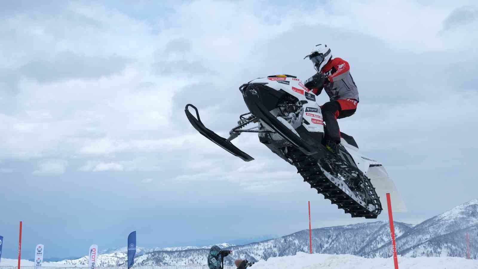 SNX Türkiye Dünya Kar Motosikleti Şampiyonası’nda ilk gün tamamlandı
