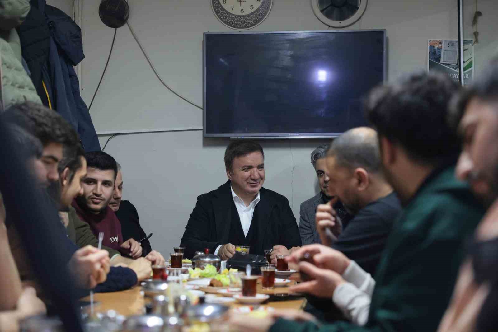 Sobada kaşarlı patates etrafında buluşma
Sobada kaşarlı patates etrafında buluşma