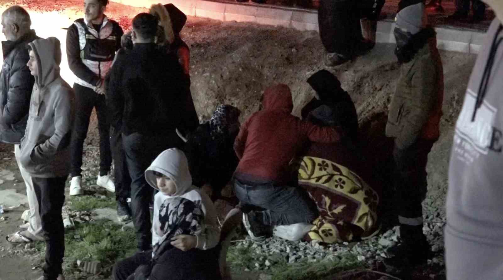 Sobadan çıkan yangın evi küle çevirdi: 2 kişi dumandan etkilendi
