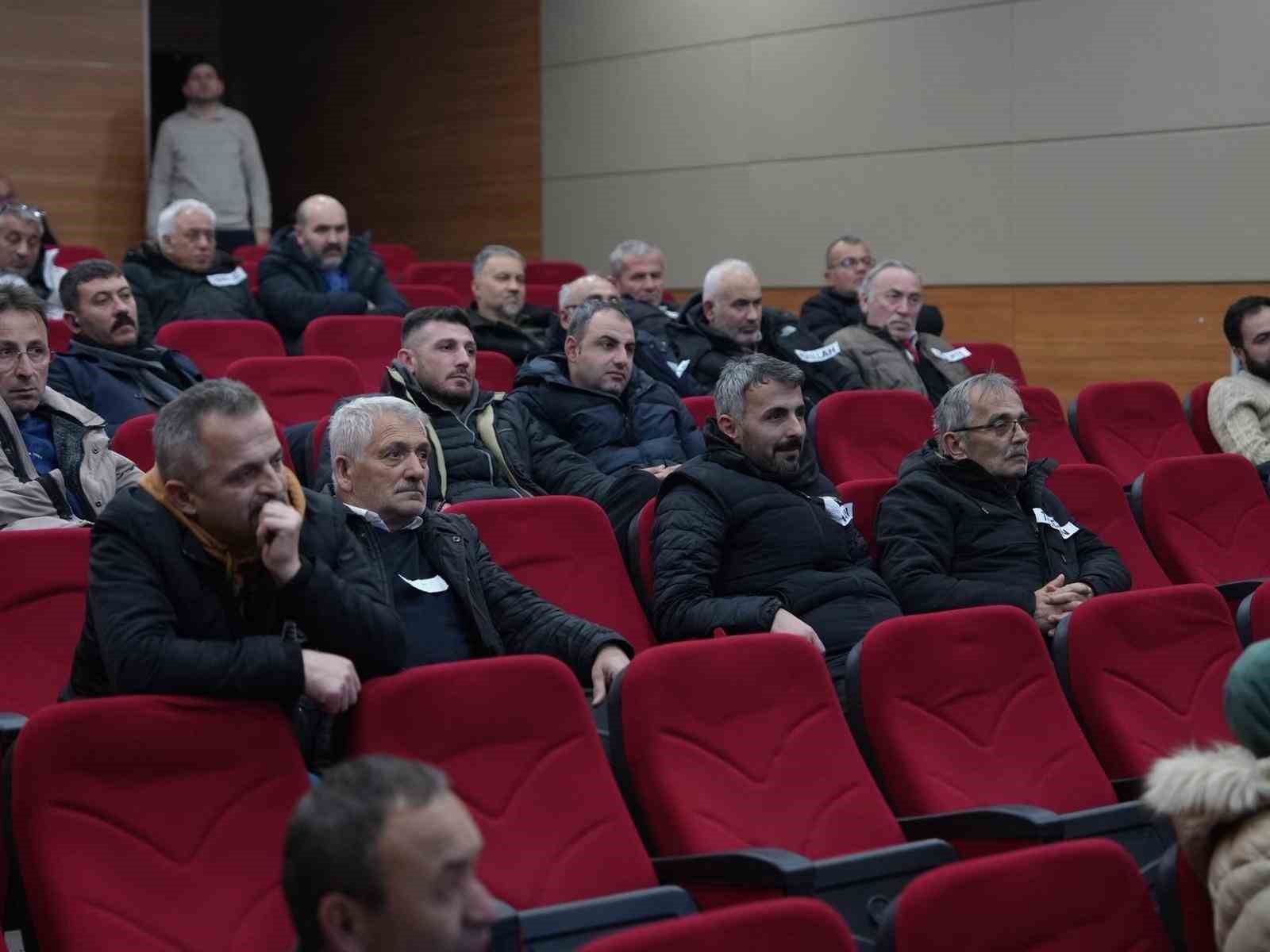 Şoförlere stres yönetimi eğitimi verildi
Şoförlere stres yönetimi eğitimi verildi