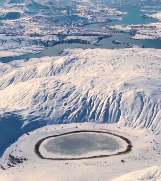 Soğuk hava Polat Gölü’nü buzla kapladı
