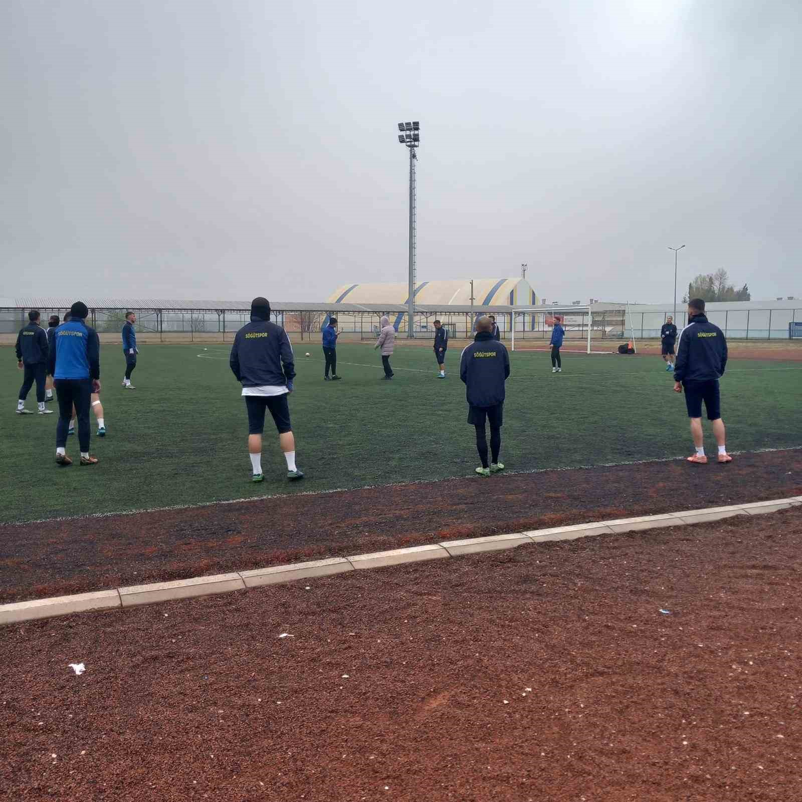 Söğütspor hazırlıklarını sürdürüyor
