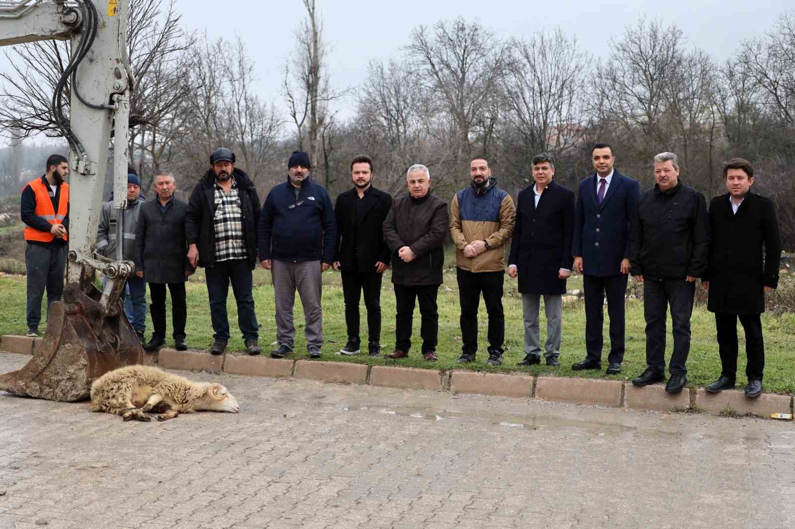 Söğüt’te alt yapı çalışmalarında ilk kazma vuruldu
