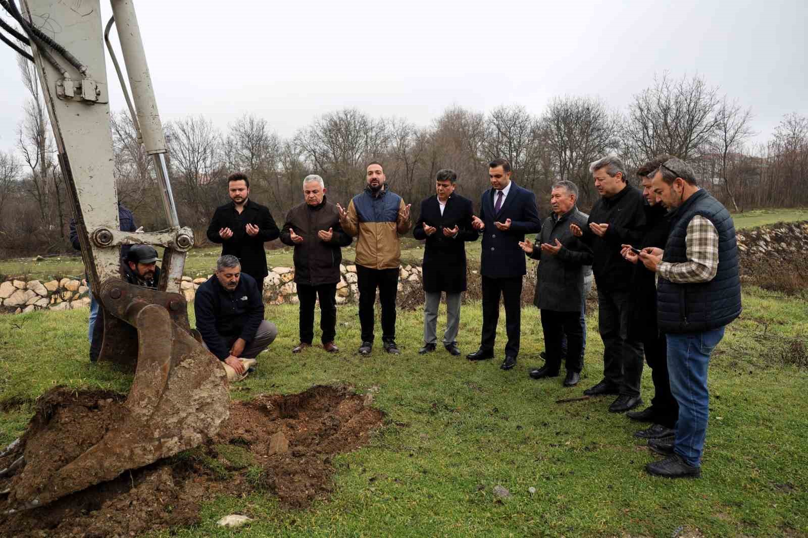 Söğüt’te alt yapı çalışmalarında ilk kazma vuruldu

