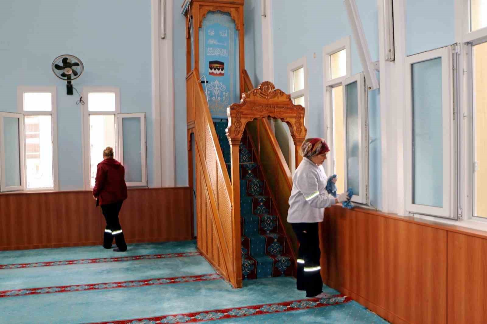 Söke Belediyesi’nden Ramazan öncesi camilerde kapsamlı temizlik
