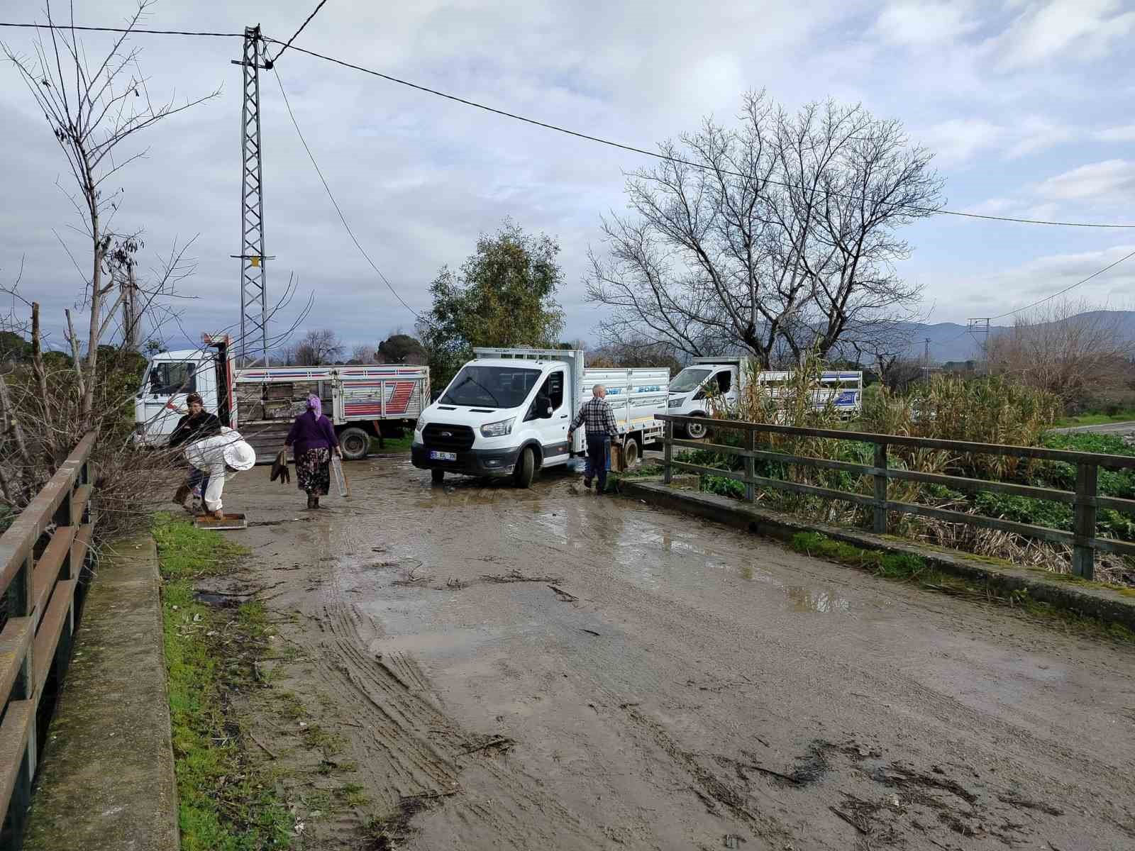Söke’de aşırı yağışlar sonrası tarım alanlarında hasar tespiti
