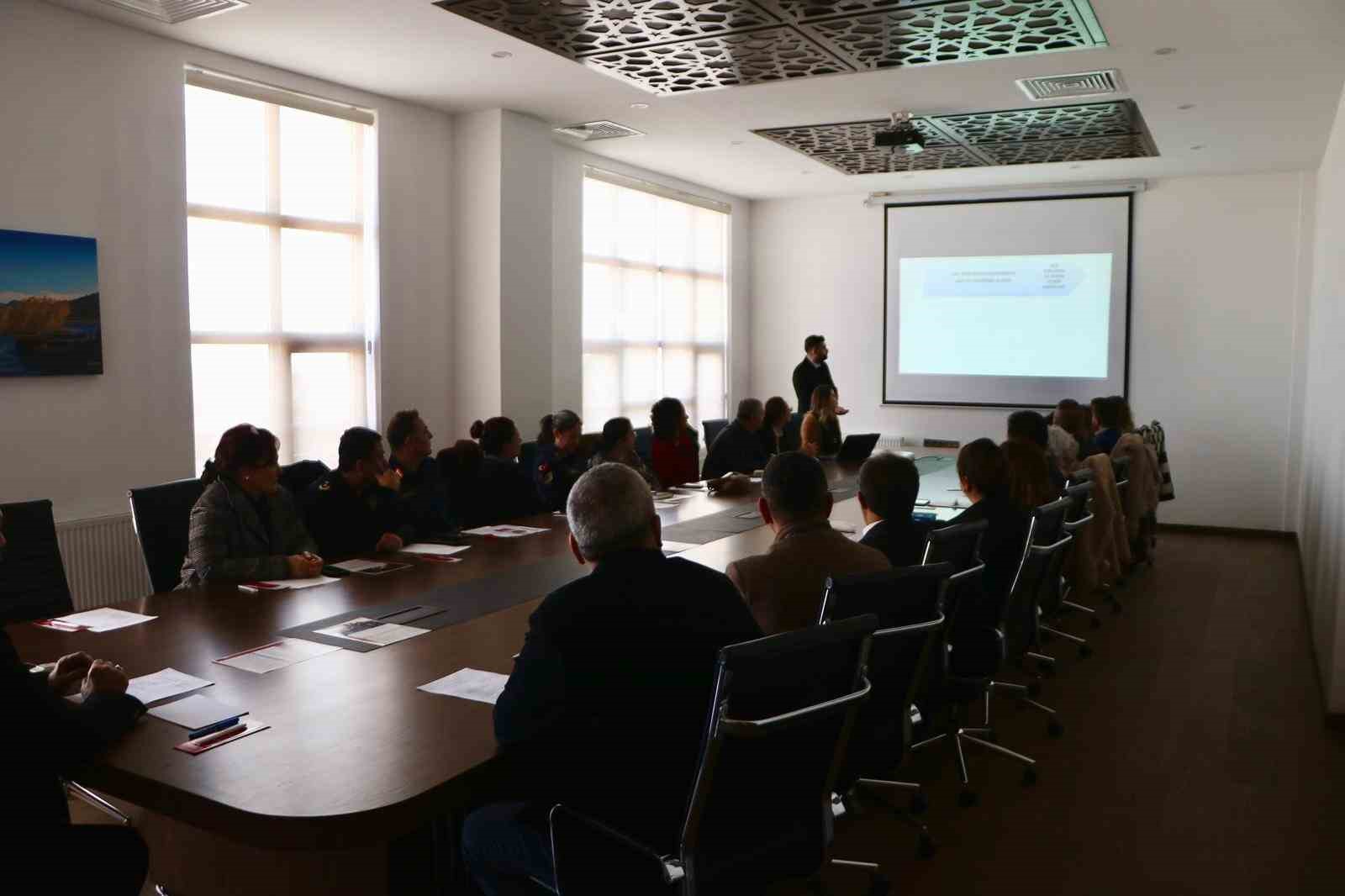 Söke’de Kadına Yönelik Şiddetle Mücadele toplantısı gerçekleştirildi
