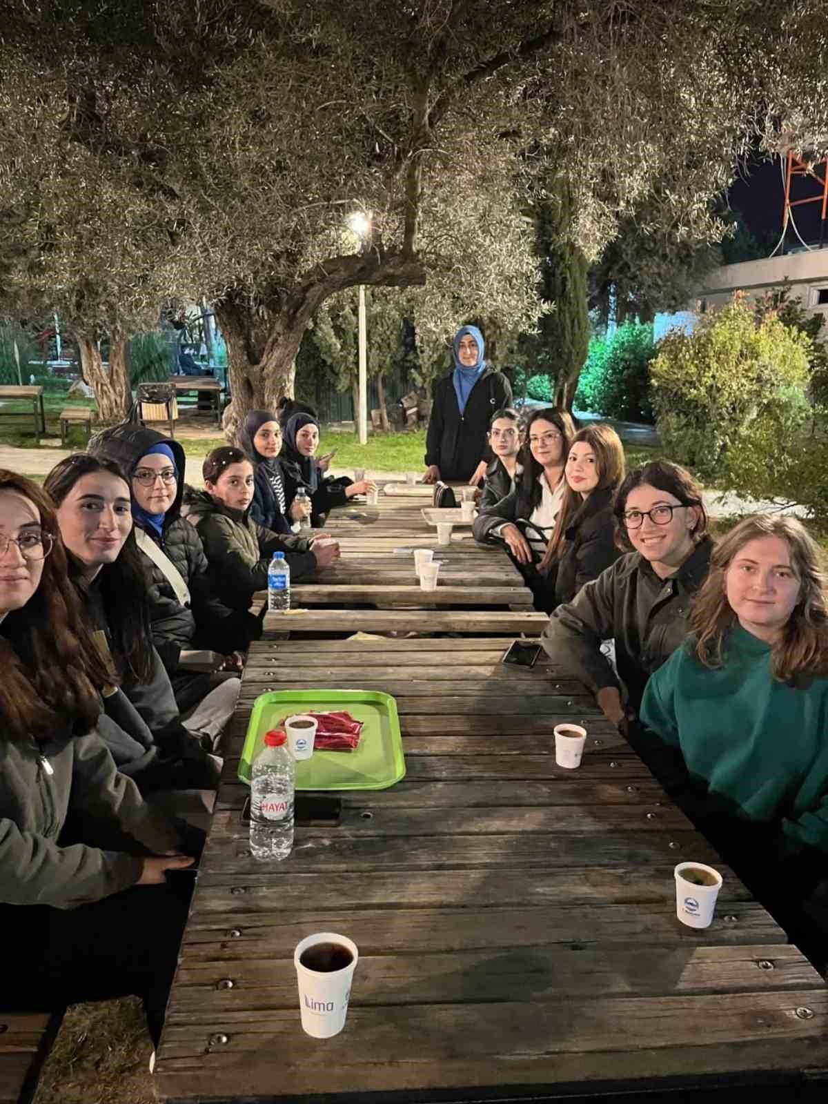 Söke’de lise öğrencileri iftar programında buluştu
