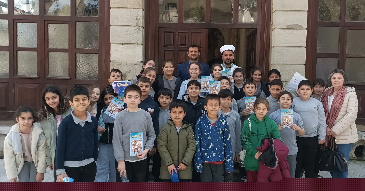Söke’de öğrenciler camilerin tarihini yerinde öğreniyor
