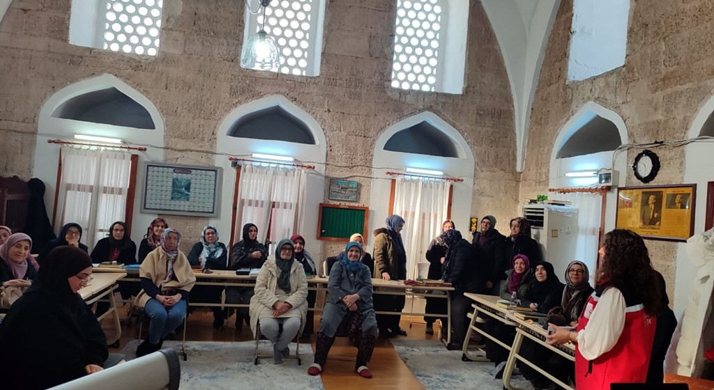 Sokollu Camii Kur’an Kursu kursiyerlerine AEP eğitimi
Sokollu Camii Kur’an Kursu kursiyerlerine AEP eğitimi