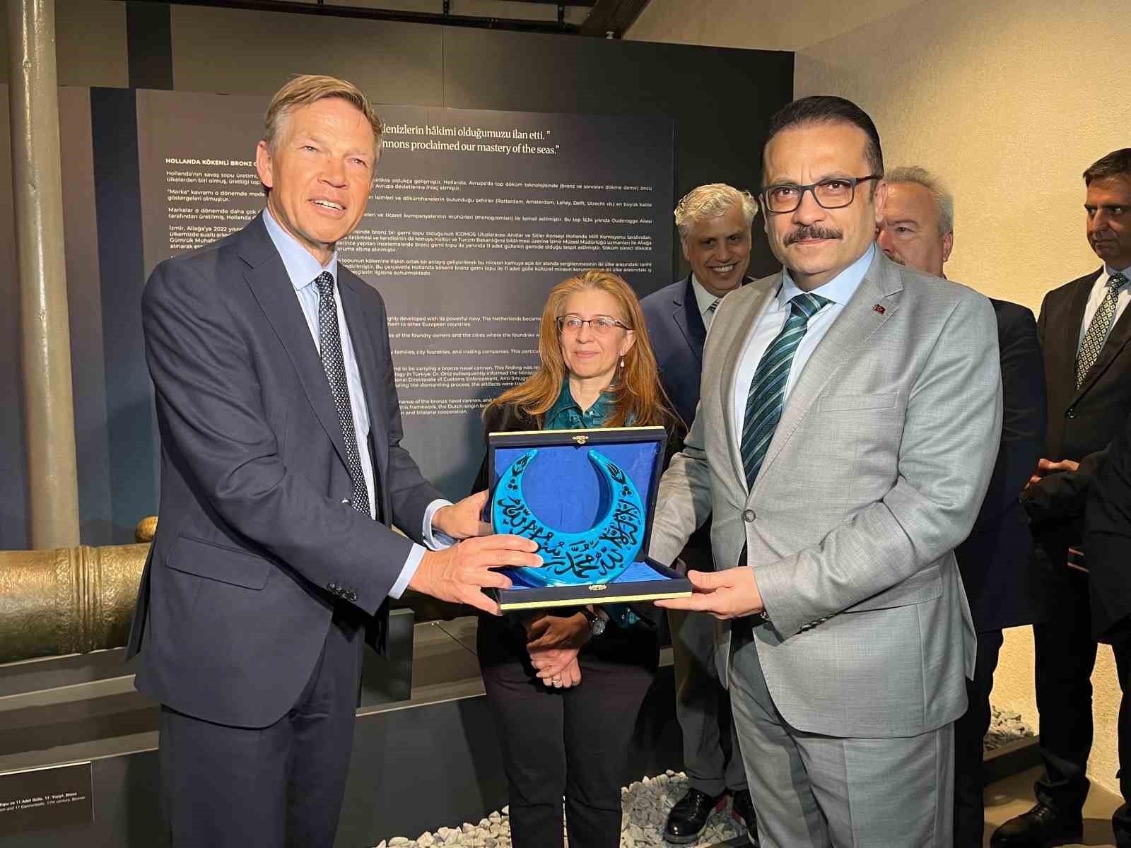 Söküme gelen gemiden 17. yüzyıla ait bronz top çıktı
