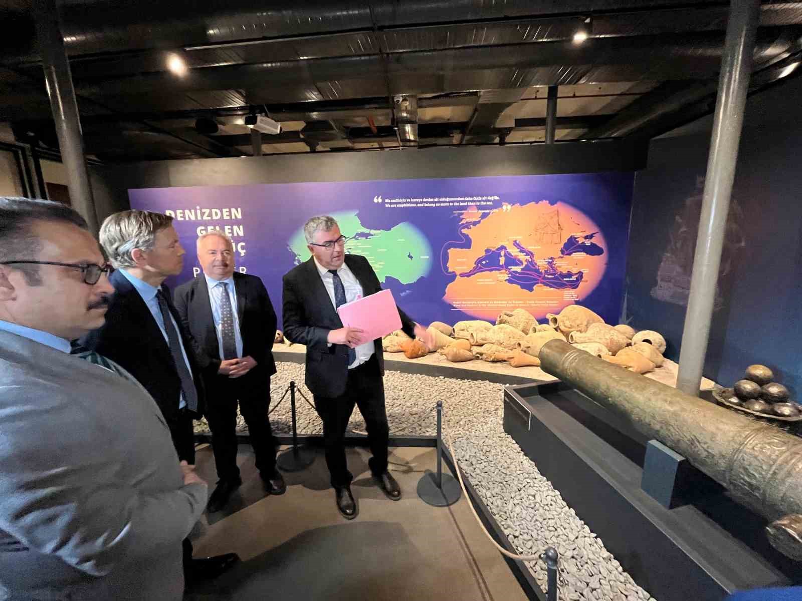 Söküme gelen gemiden 17. yüzyıla ait bronz top çıktı
