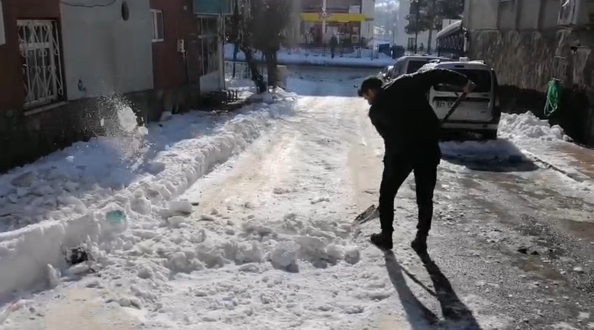 Solhan’da kar çilesi devam ediyor
