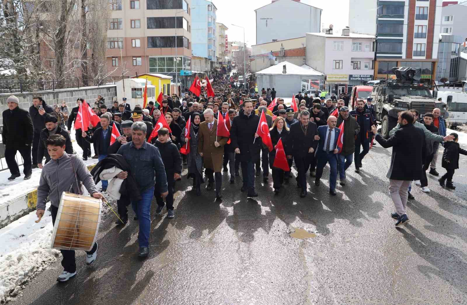 Solo Türk’ten Ardahan’ın kurtuluş gününde nefes kesen gösteri
Solo Türk’ten Ardahan’ın kurtuluş gününde nefes kesen gösteri