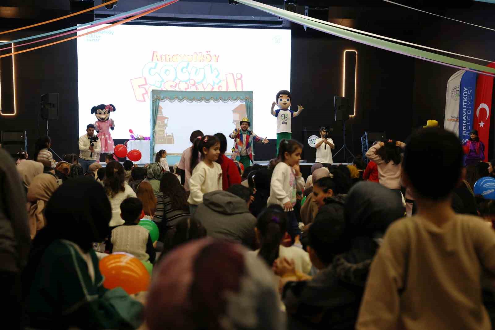 Sömestir coşkusu Arnavutköy’de başladı: Arnavutköy Çocuk Festivali 4 gün sürecek
Sömestir coşkusu Arnavutköy’de başladı: Arnavutköy Çocuk Festivali 4 gün sürecek