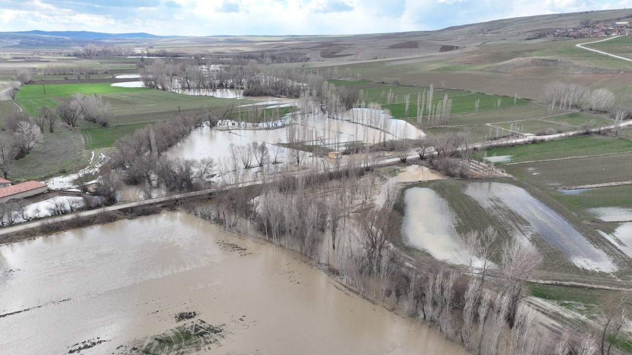 Son 20 yılın en yüksek miktarda yağışı görüldü, tarım arazileri sular altında kaldı
