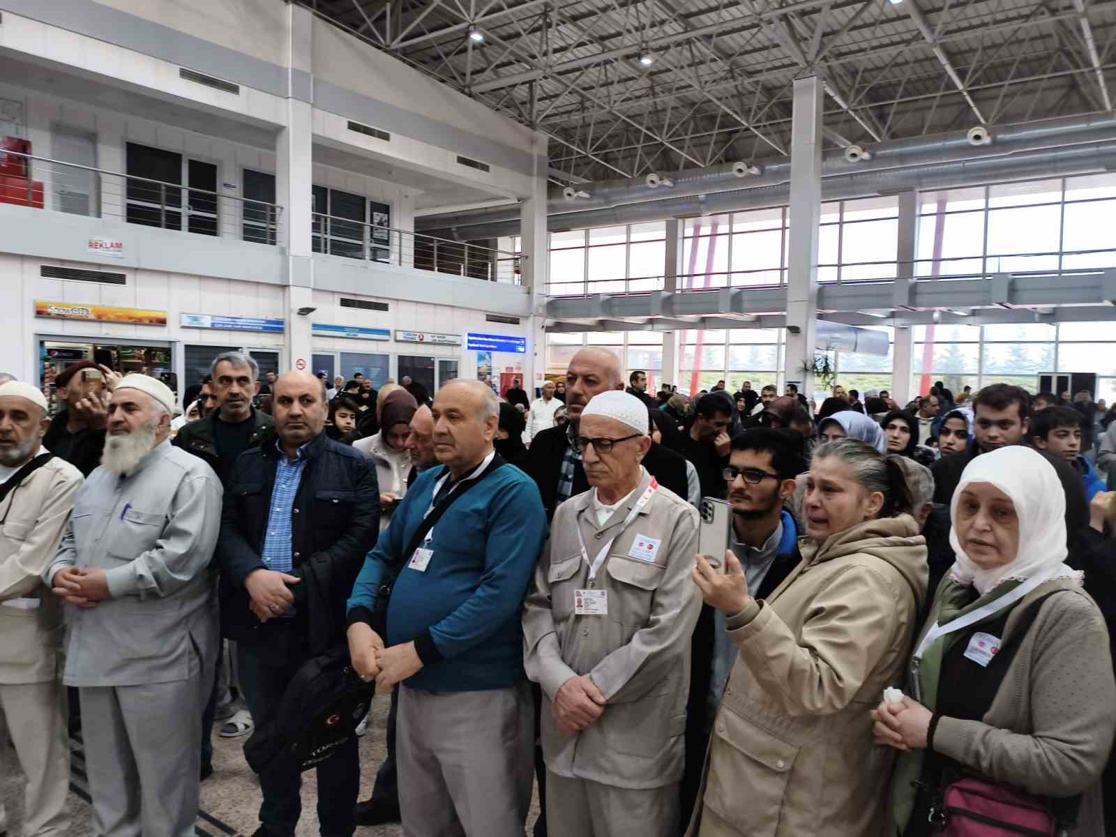 Son hacı kafilesi de yola çıktı
