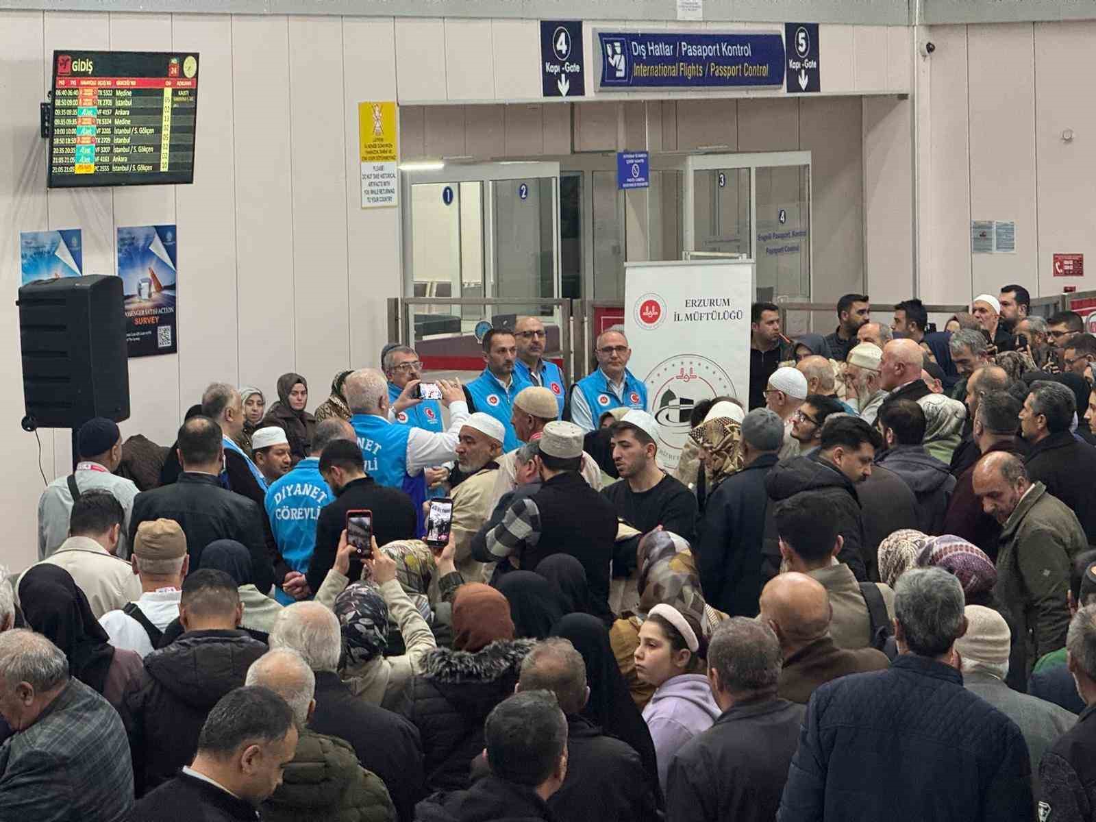 Son hacı kafilesi de yola çıktı
