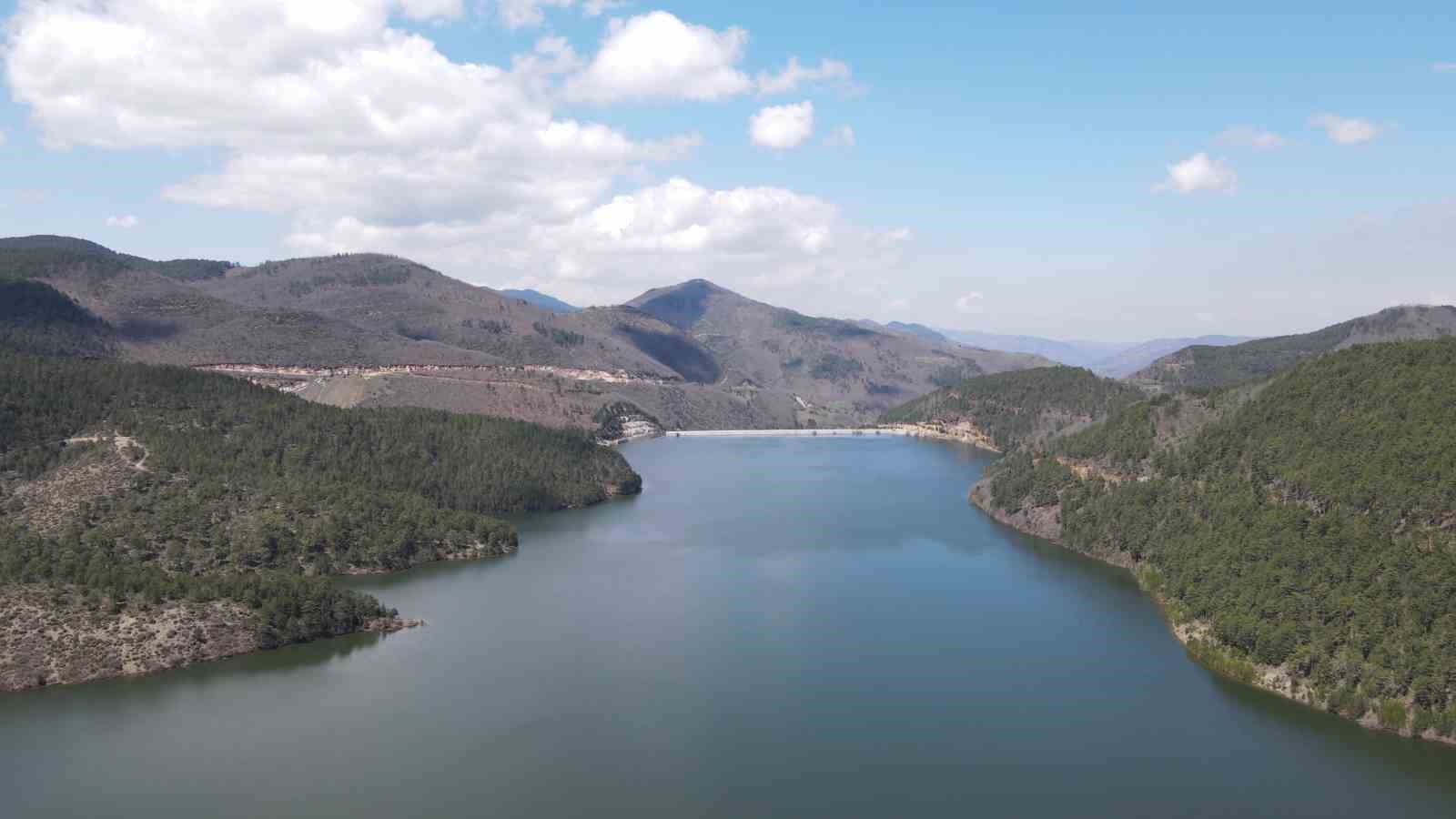 Son yağışlar Nilüfer Barajı’nı doldurdu, dereler coştu
