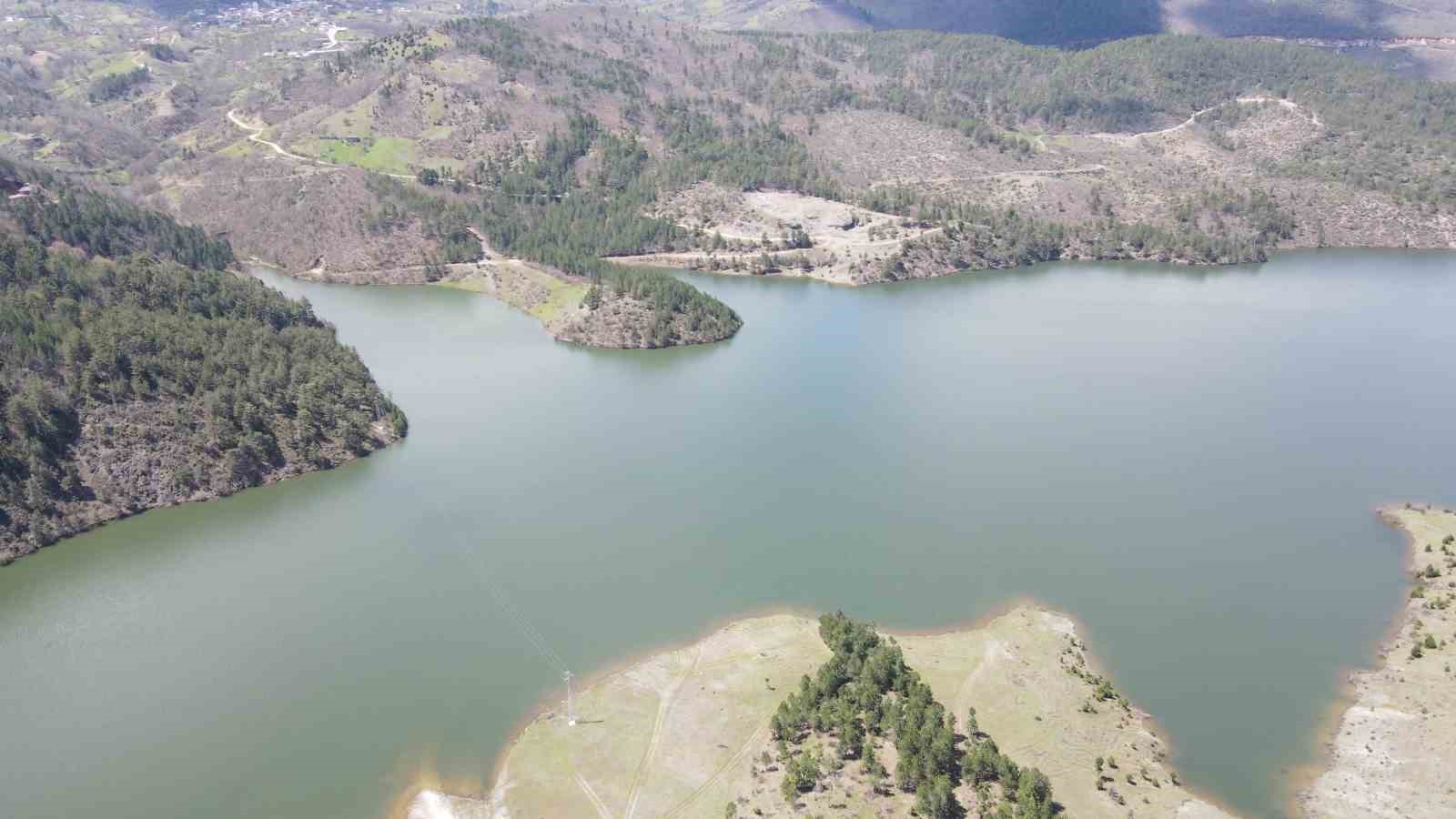 Son yağışlar Nilüfer Barajı’nı doldurdu, dereler coştu
