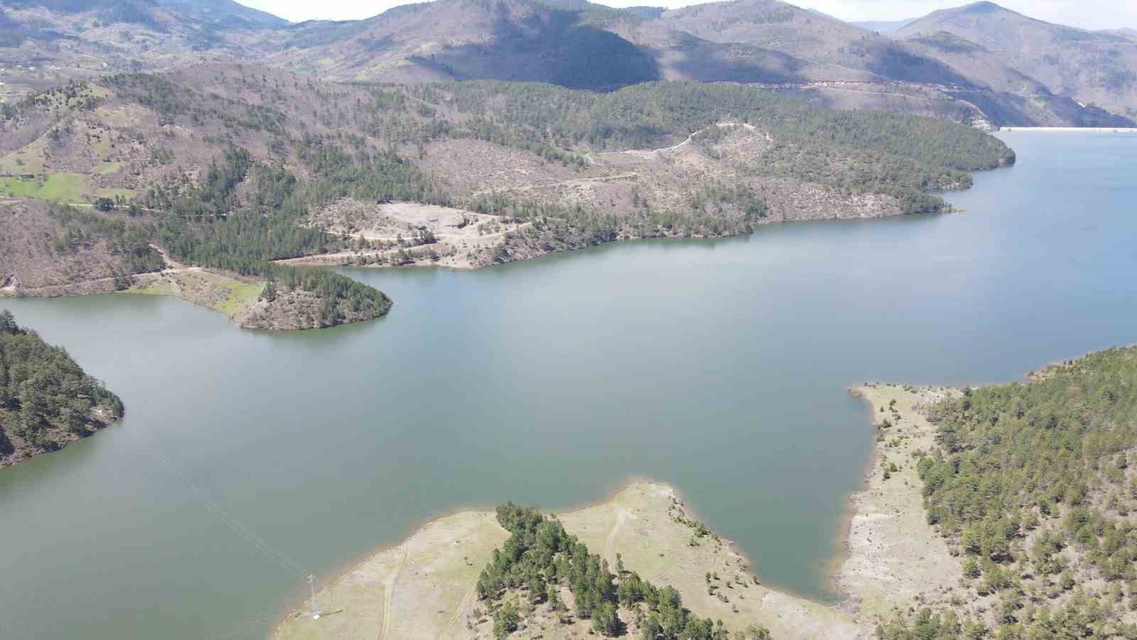 Son yağışlar Nilüfer Barajı’nı doldurdu, dereler coştu
