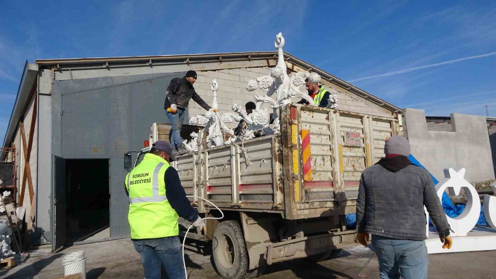 Sorgun Belediyesi atölyesinde 4 bin yıl ömürlü kuvars eserler üretiliyor
