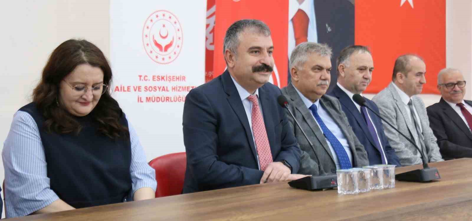 Sosyal hizmet çalışanları bayram tatili sonrası ilk mesaide buluştu
