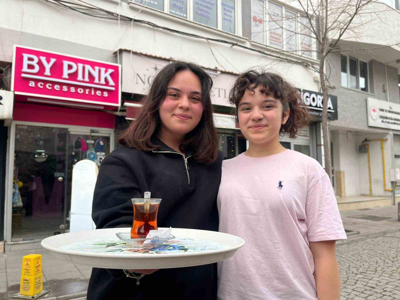 Sosyal medya yerine hayaline odaklandı, 3 sene çalışıp biriktirdiği para ile 18 yaşında kafe açtı
