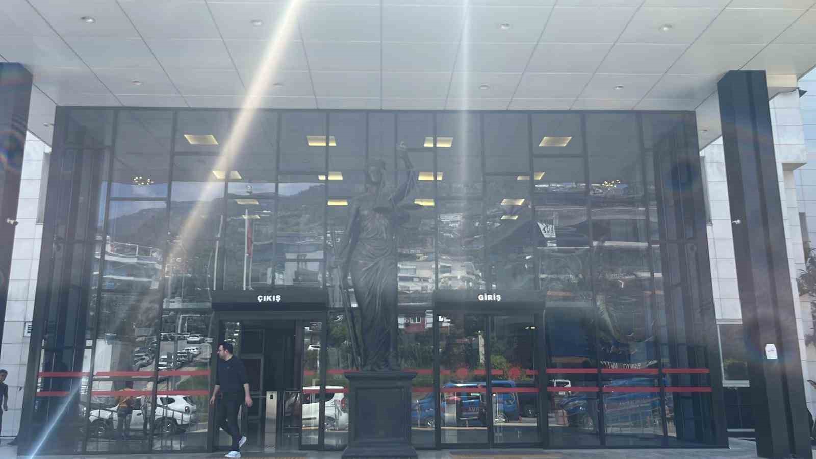 Sosyal medyada cumhurbaşkanına hakaret eden şahıs tutuklandı
