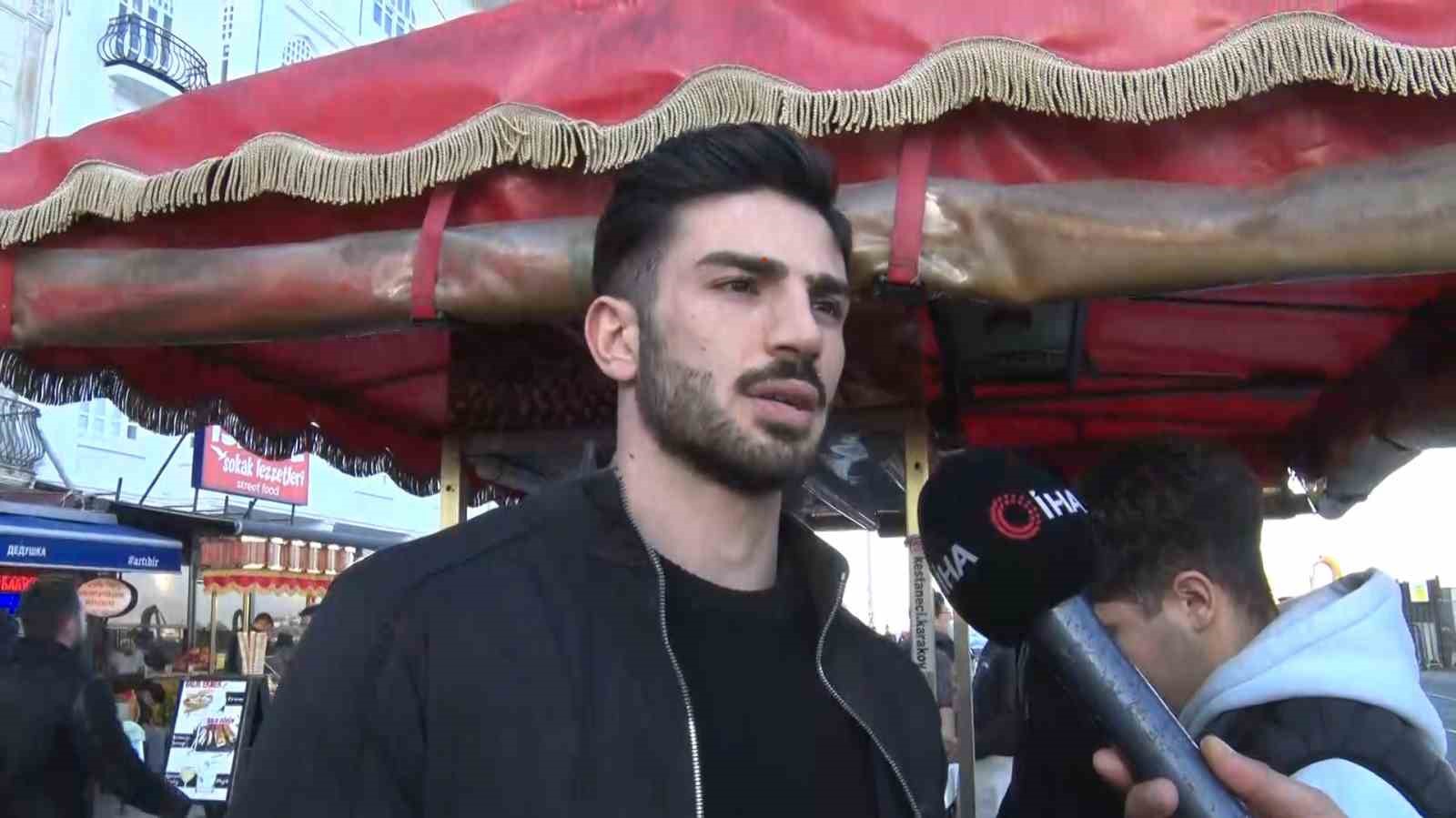 Sosyal Medyada yabancı turistlerin ilgi odağı olan kestaneci Alper Temel "Amacım İstanbul’un ruhunu güzelliğini göstermek"
