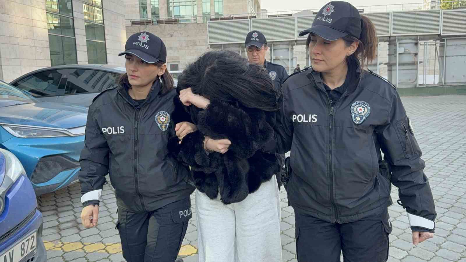 Sosyal medyadan "Beni yakalayamazsınız" diye bekçi ve polislere hakaret eden kadın adliyeye sevk edildi
