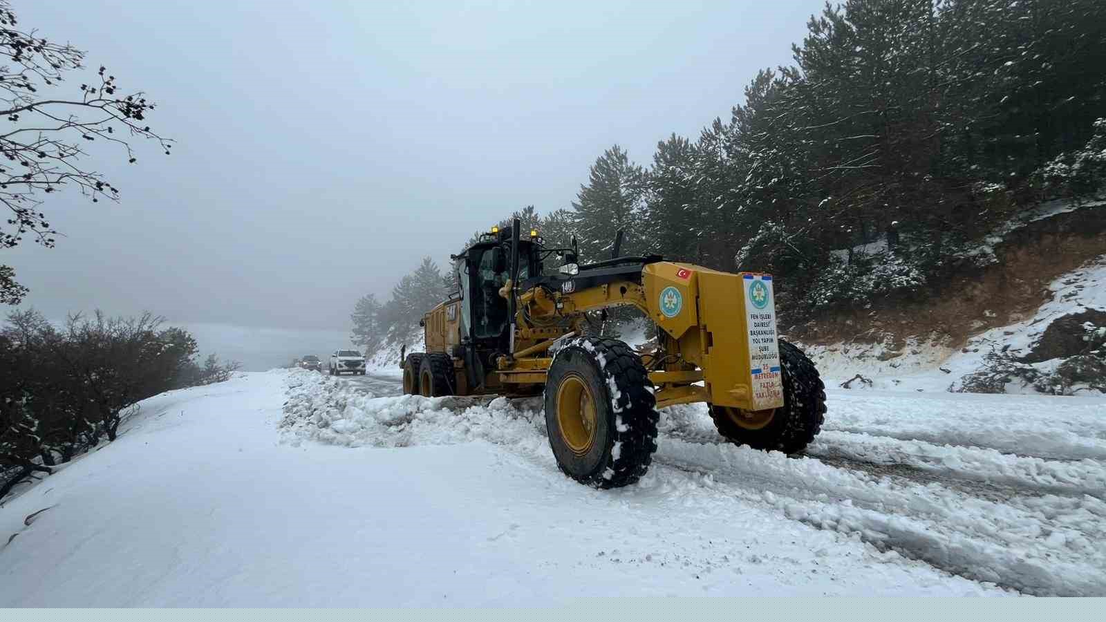 Spil Dağı Milli Parkında kar mesaisi
