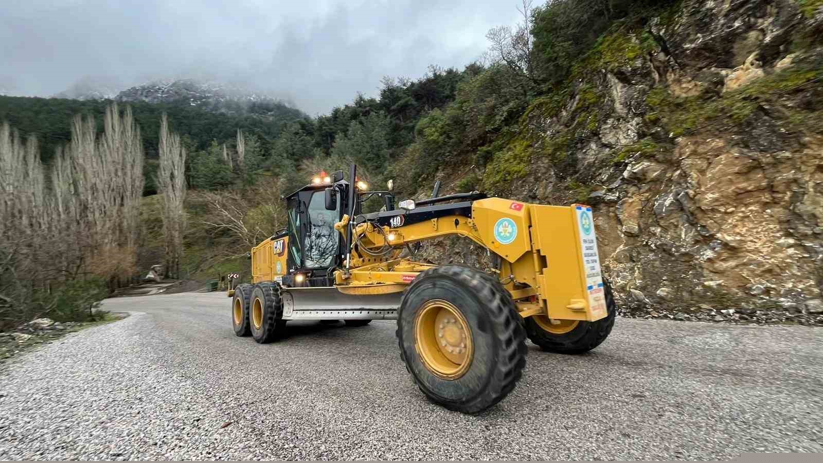 Spil Dağı Milli Parkında kar mesaisi
