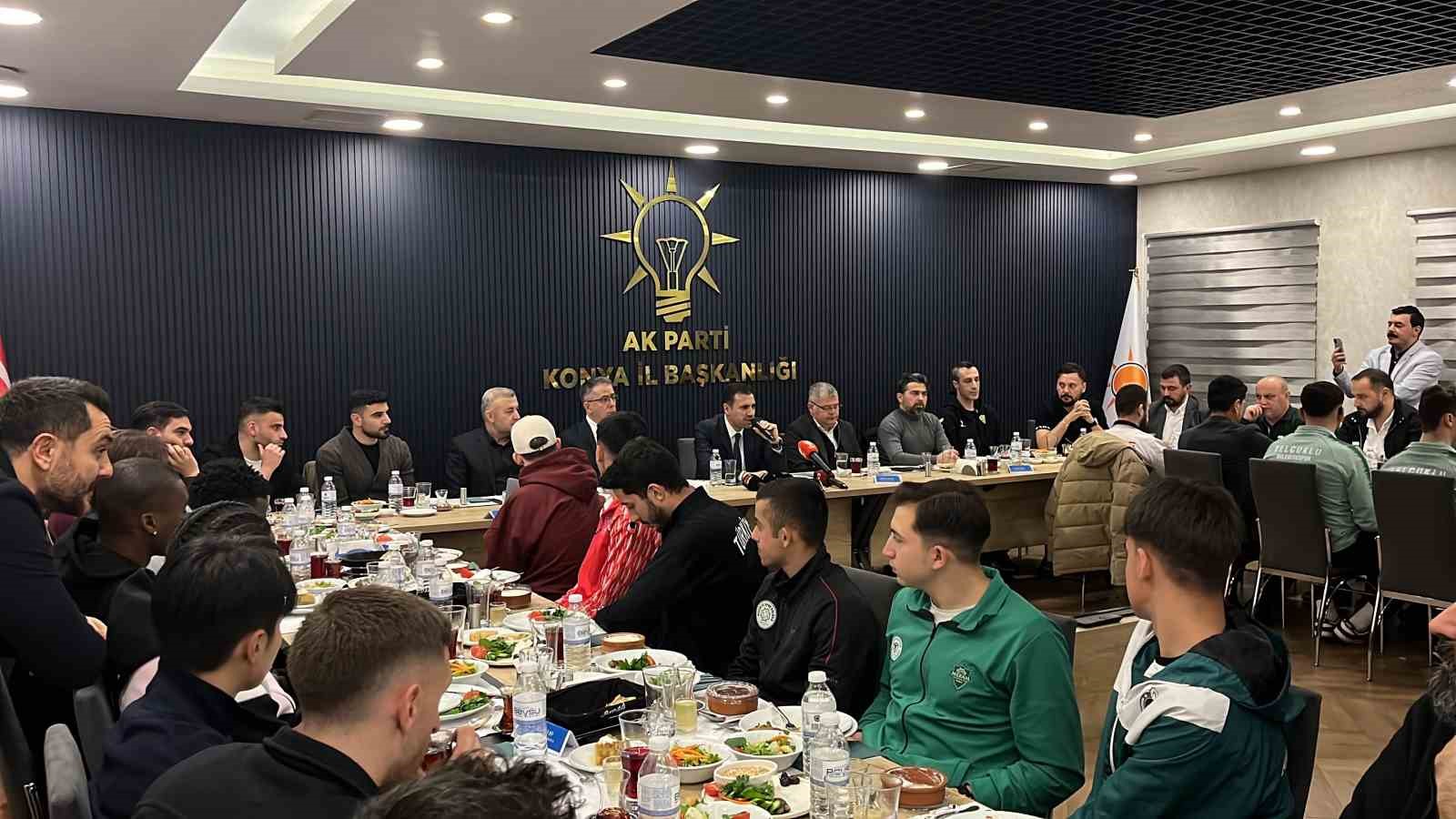 Spor camiası AK Parti Konya İl Başkanlığı’nın iftarında buluştu
