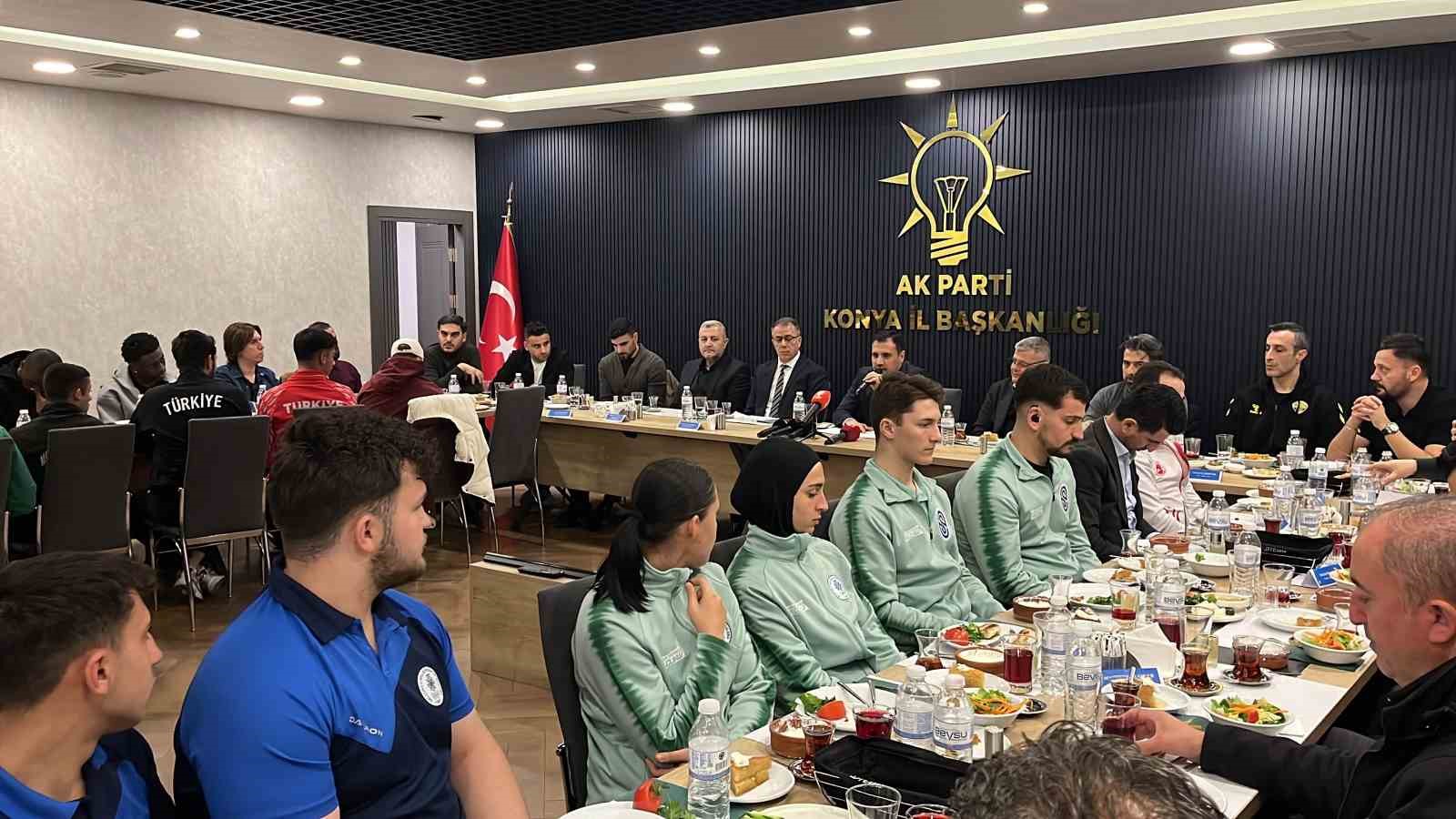Spor camiası AK Parti Konya İl Başkanlığı’nın iftarında buluştu
